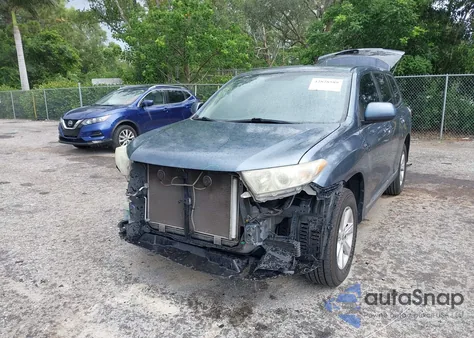 2013 Toyota Highlander Base V6 z USA, uszkodzony, nr VIN 5TDZK3EH6DS102651